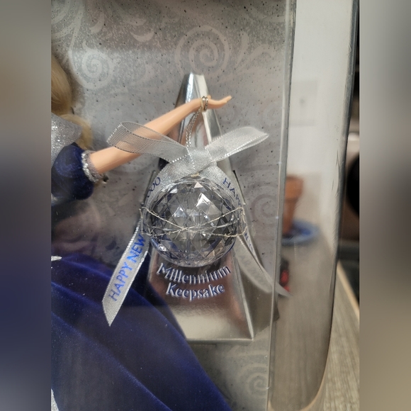 2000 Millennium Princess Barbie~ Special Millennium Edition 24154 ~ NRFB - Picture 3 of 11